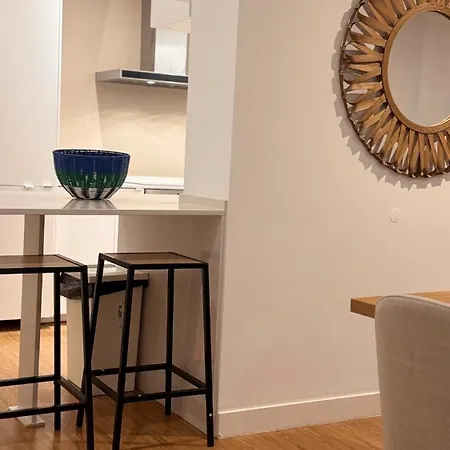 Apartment 4 Cantos